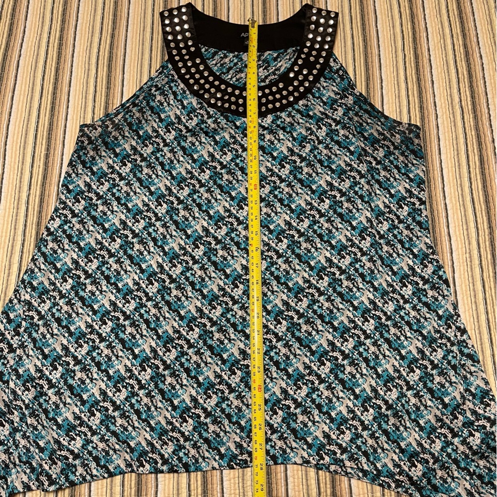 Apt. 9 Women’s XL Teal, White, and Black Geometric Sleeveless Tank Blouse Studs - Picture 7 of 8